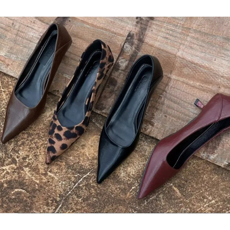 Embroidery Flat Shoes - 2024 女性のセクシーなハイヒールバーガンディヌードパンプスストリッパースティレットヒール光沢のある革の結婚式のブライダル品質の赤い靴