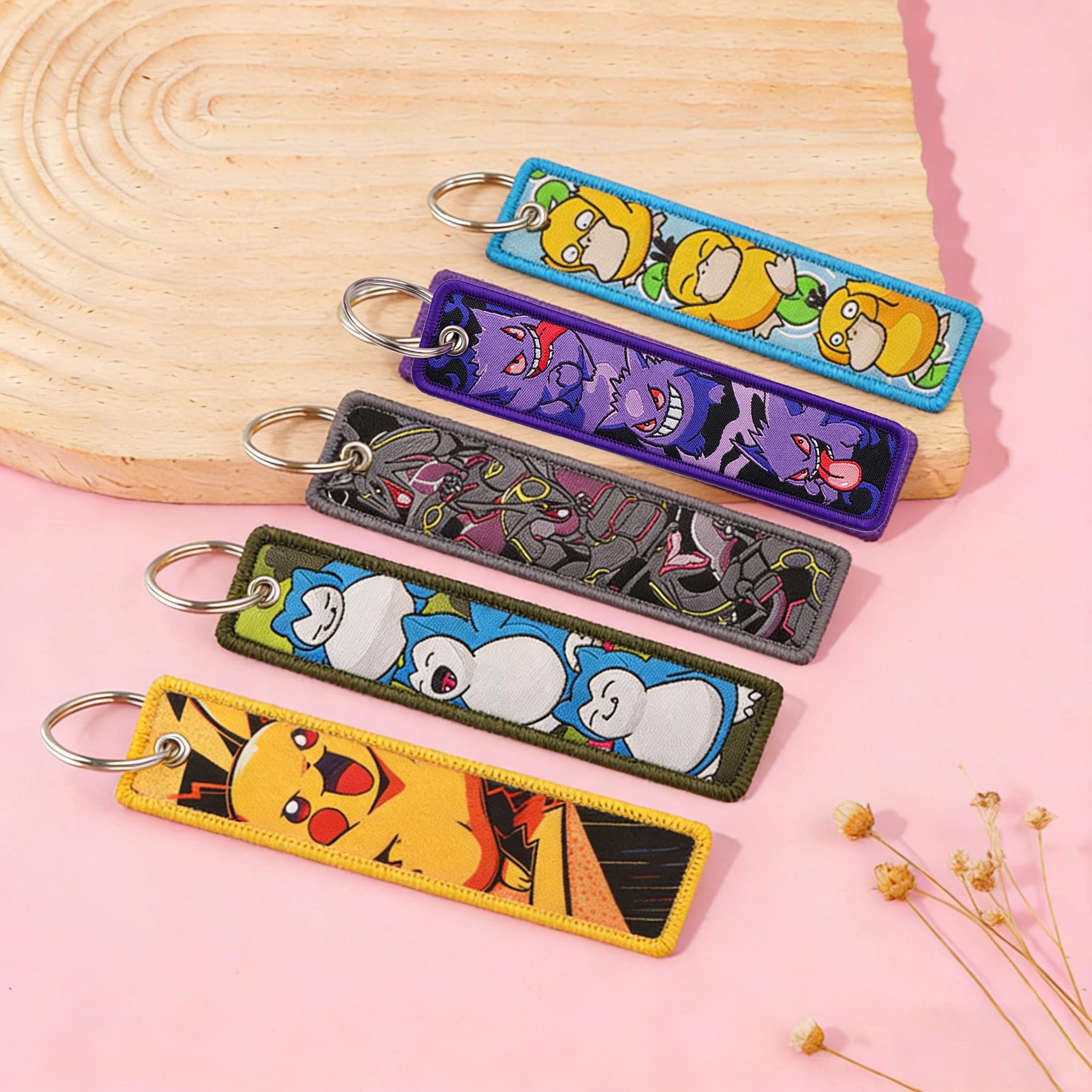 Embroidery Keychain - かわいいアヒルの刺繍キーホルダー、ジェットタグキーリング、バックパック、車の装飾、ファンへのギフト、キータグ、バイク、コスプレアクセサリー