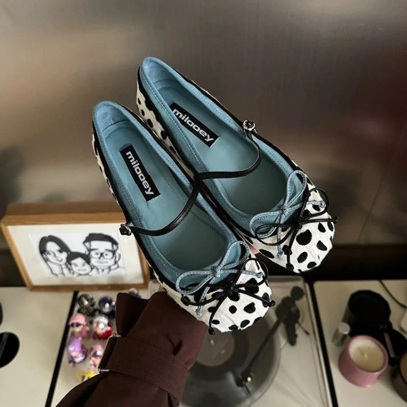 Embroidery Flat Shoes - 2026年フランス製フラットボトムラウンドトゥバレエシューズ、ファッショナブルなワンピースベルト付きジェーンシューズ、女性向け多用途シューズ