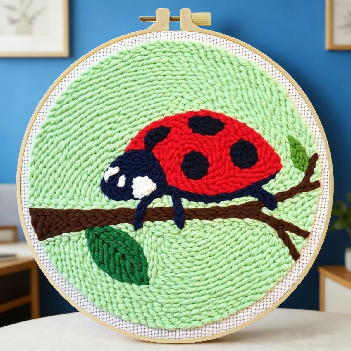 Embroidery Lady Bug - 20X20CM/7.87インチ 昆虫 - 七斑テントウムシ パンチニードル刺繍セットキット ステッチ刺繍