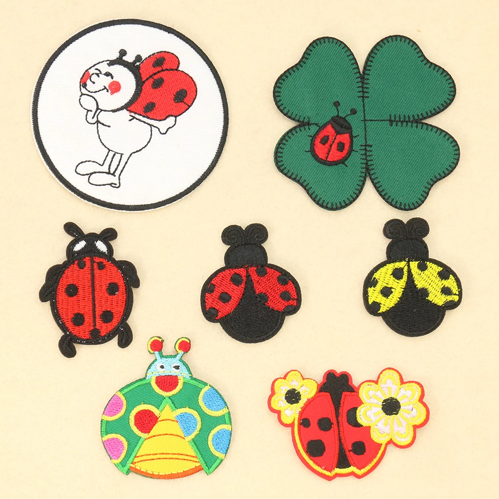 Embroidery Lady Bug - 漫画てんとう虫の子供服のための刺embroideryステッカー、四葉のクローバー、ランドセルの穴パッチ、装飾アクセサリー、2個