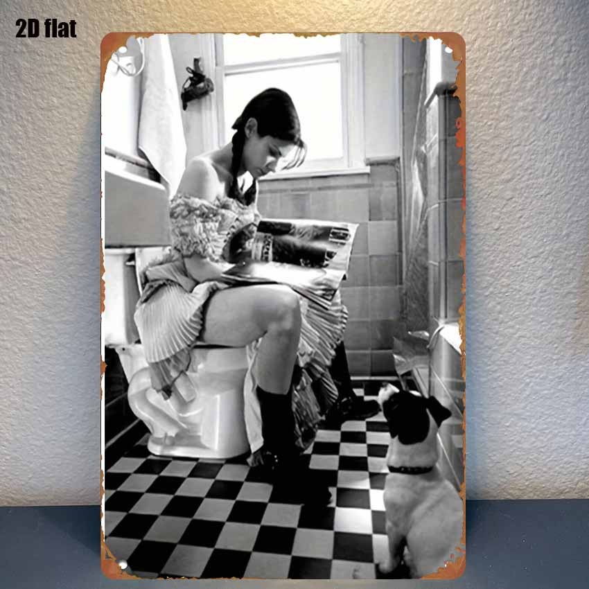 Embroidery Water - 面白いバスルーム用メタルサイン – トイレでペットの犬と一緒に雑誌を読む女性 – 黒/白の床に置くもの –