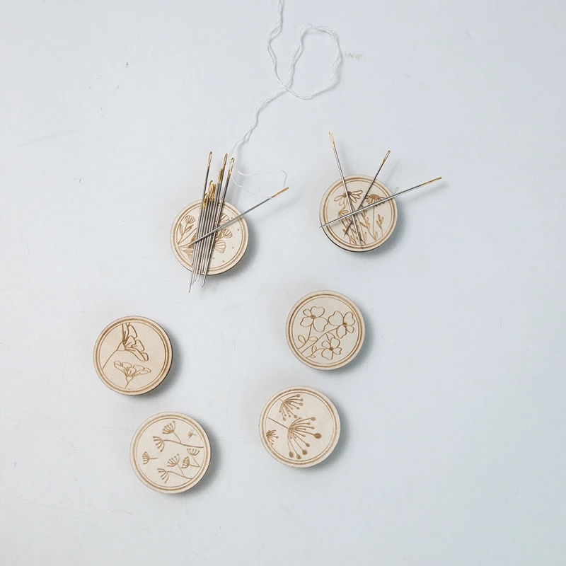 2 個クロスステッチ木製ニードルマインダーラウンド縫製マグネ - Needle Minder Magnet のレビューと価格