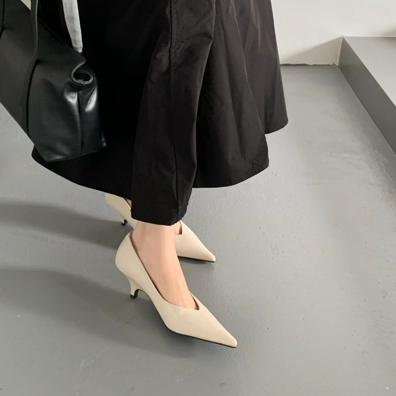 蘇嘉倫 2025 春新作 レディース パンプス ファッション - Embroidery Flat Shoes のレビューと価格