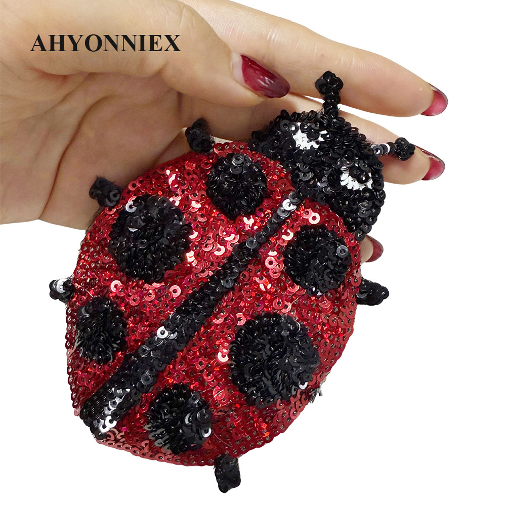 ワンピース テントウムシ 蝶 スパンコール刺繍ワッペン、衣類 - Embroidery Lady Bug のレビューと価格