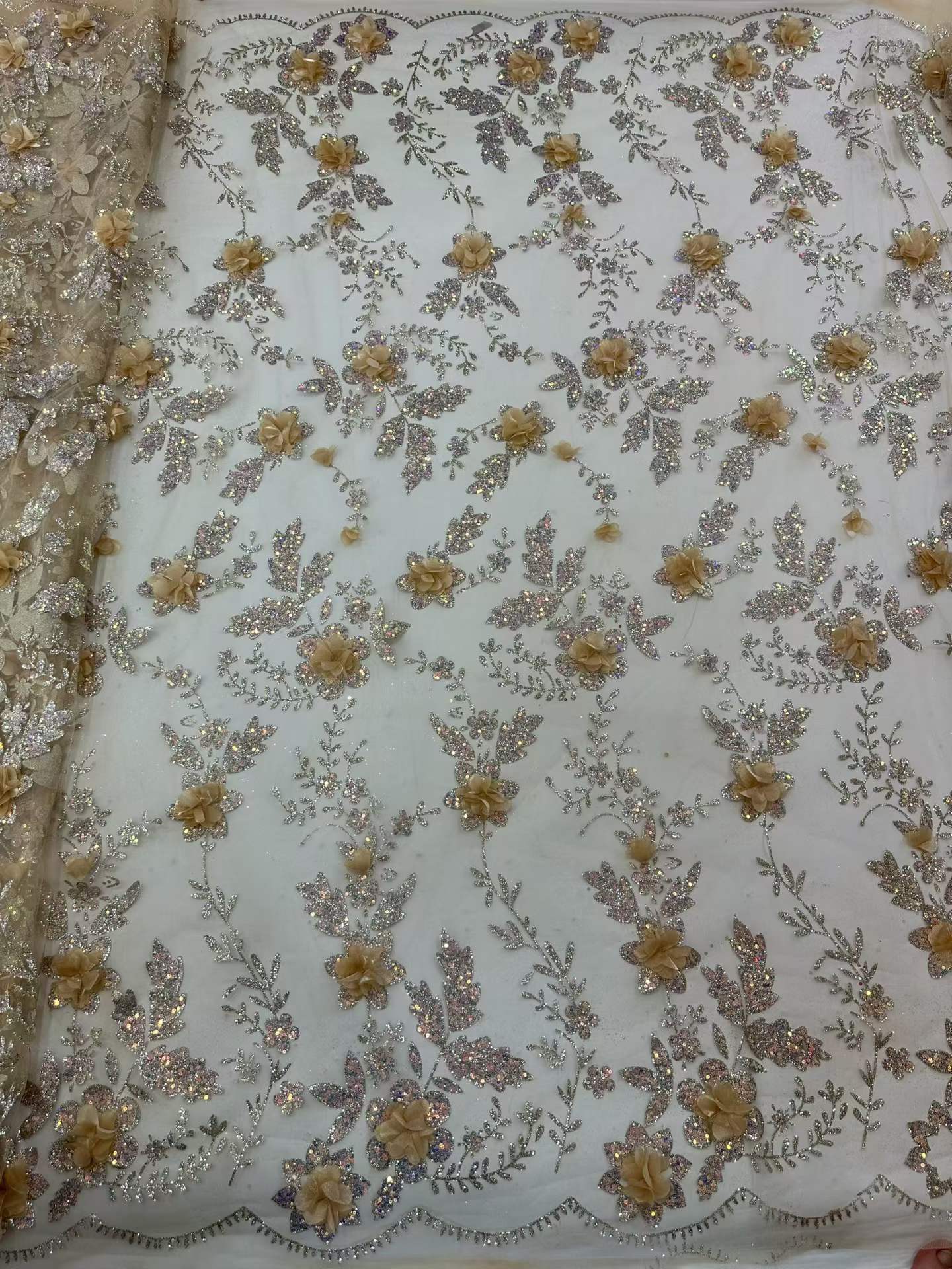 アフリカレース生地刺繍スパンコールナイジェリアレース生地 3 - Embroidery Flower Pattern のレビューと価格