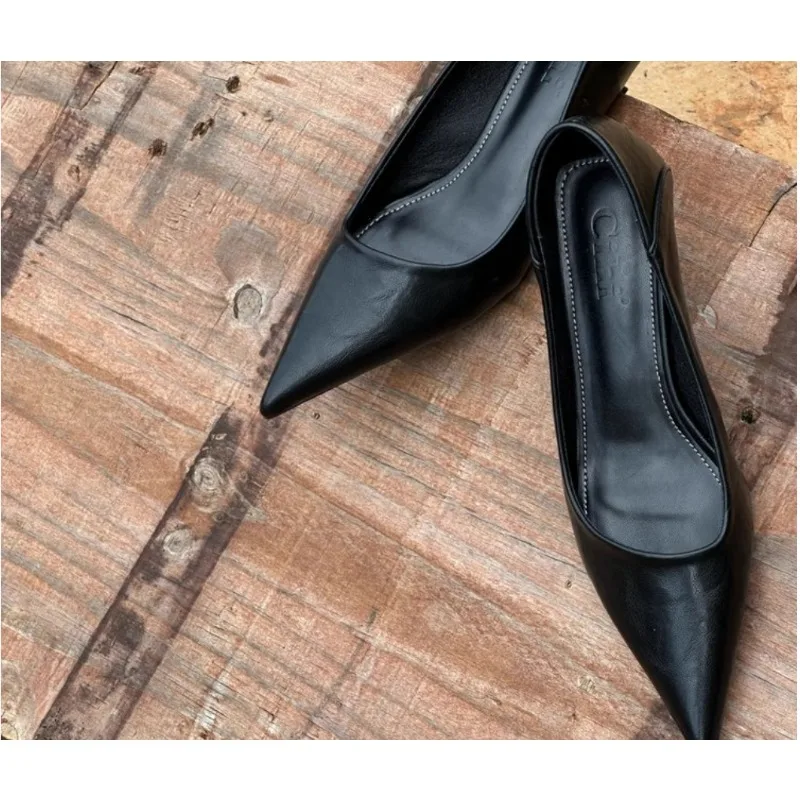 2024 女性のセクシーなハイヒールバーガンディヌードパンプ - Embroidery Flat Shoes のレビューと価格