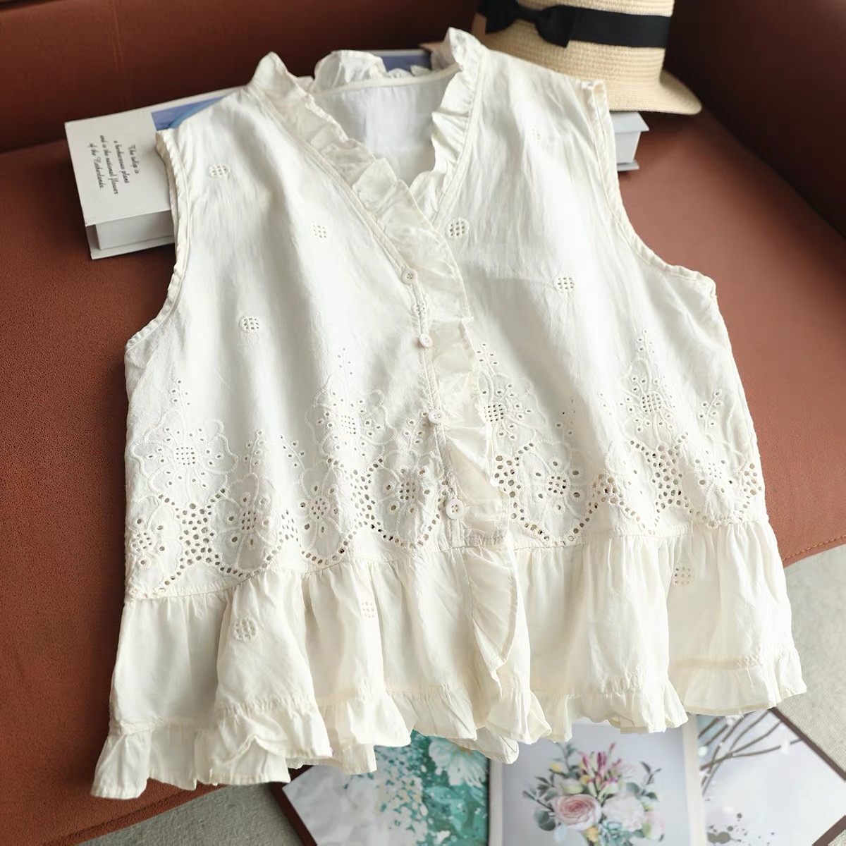 女性ノースリーブベストトップフリル V ネックブラウス中空ア - Embroidery Eyelet のレビューと価格