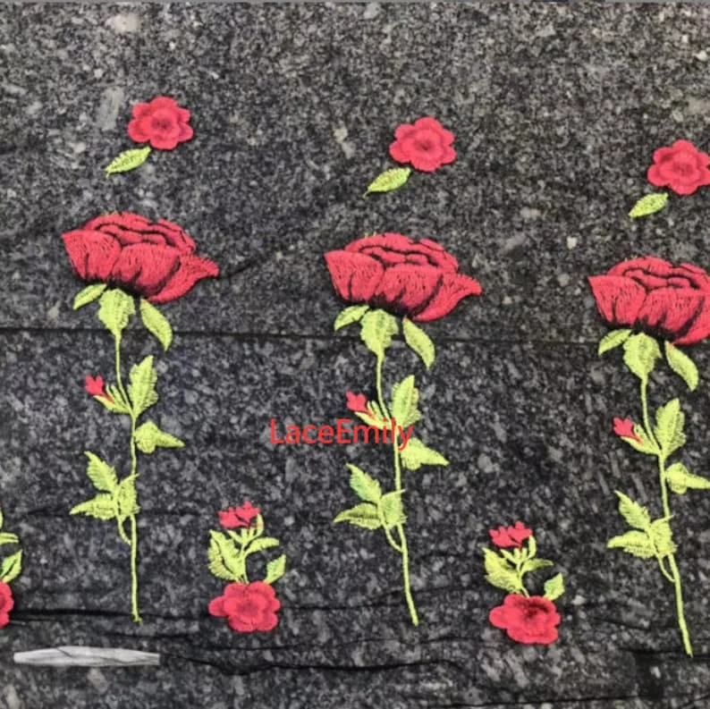 赤いバラのレース生地、花の刺繍、柔らかい黒と白のチュール生地 - Embroidery Rose のレビューと価格