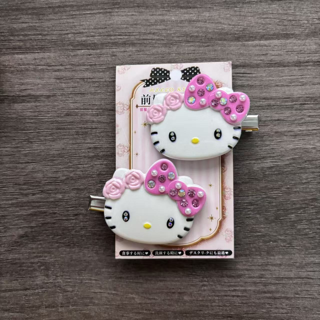 サンリオ漫画さくらラインストーンヘアクリップハローキティクロ - Embroidery Reddit のレビューと価格