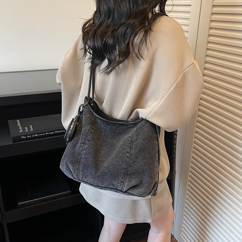 新しい韓国スタイルのカジュアルでシンプルなクロスボディバッグ - Embroidery Keychain のレビューと価格