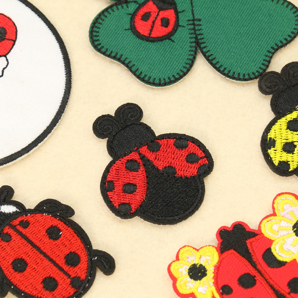 漫画てんとう虫の子供服のための刺embroideryステッカ - Embroidery Lady Bug のレビューと価格